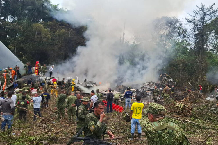 Accidente de avión militar colombiano deja 66 muertos, 57 heridos y cuatro desaparecidos