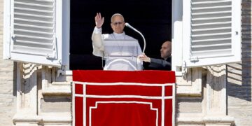 El papa urge a «detener la espiral de violencia» en Oriente Medio antes de que sea irreparable