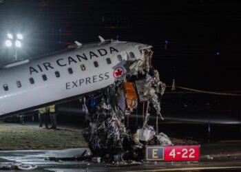 Gobierno de EEUU y Nueva York lamentan la muerte de 2 pilotos en el accidente de LaGuardia