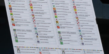 A un mes de las elecciones, Perú deja abierta la puerta para la irrupción de un ‘outsider’