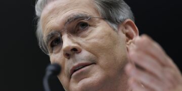 Estados Unidos autoriza a sus empresas a comerciar oro de Venezuela