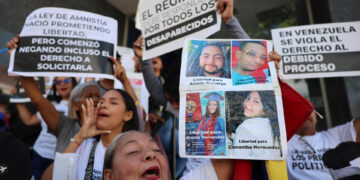 Familiares de presos políticos exigen cumplimiento fiel de la Ley de Amnistía