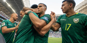 2-1. Bolivia remonta a Surinam y buscará ante Irak el cupo al Mundial