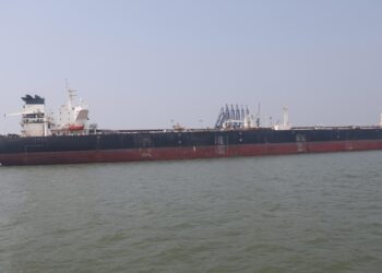 Irán aprueba proyecto de ley para cobrar peaje por pasar por Ormuz