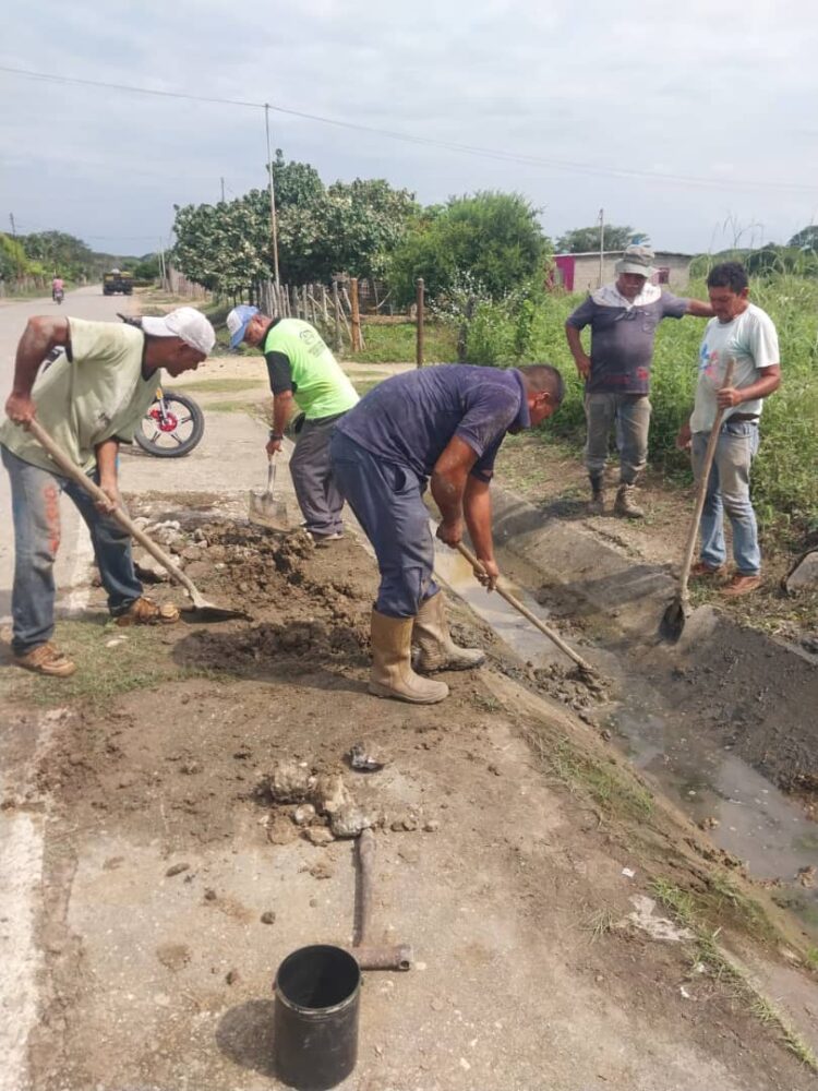 Espacios libres de basura para que fluyan las aguas pluviales.
