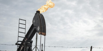 La producción petrolera venezolana sube un 10 % y vuelve a superar el millón de barriles