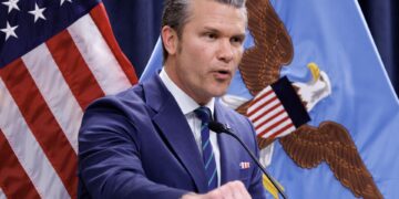 Irán ya no tiene defensas aéreas, asegura el jefe del Pentágono