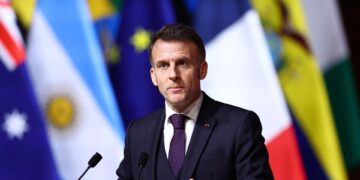 Macron reúne a una decena de líderes en su plan para impulsar la energía nuclear