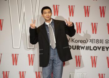 El líder de BTS actuará con una escayola en su vuelta a los escenarios tras una lesión