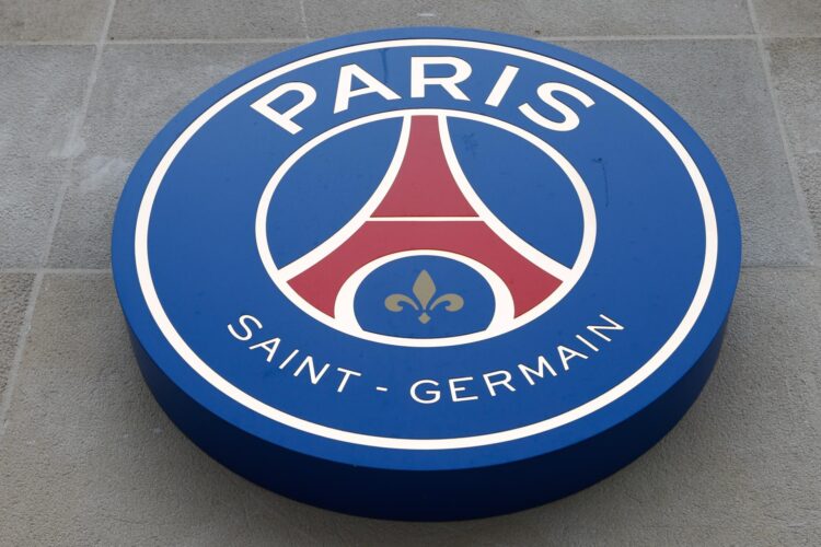 Longo del PSG en una tienda en los Campos Elíseos, en París. EFE/EPA/Mohammed Badra