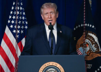Trump insta a la Guardia Revolucionaria iraní a rendirse o afrontará una «muerte segura»
