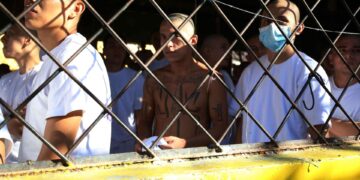 El Gobierno de El Salvador propone reforma constitucional para permitir la cadena perpetua