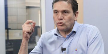 Pinzón mantendrá relación con Venezuela y blindará frontera si gana presidencia colombiana