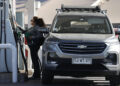 Entra en vigor en Chile un alza histórica de combustibles, junto a la primera ley de Kast