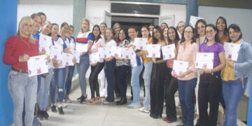 Reconocen trayectorias y liderazgos de 100 ulandinas en Trujillo   