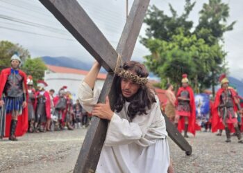 ‎Pueblo merideño ratifica su devoción en el Viacrucis de la Montaña