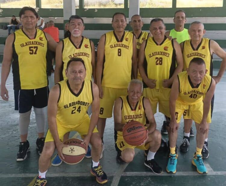 Gladiadores debutó con victoria. Son los actuales campeones.