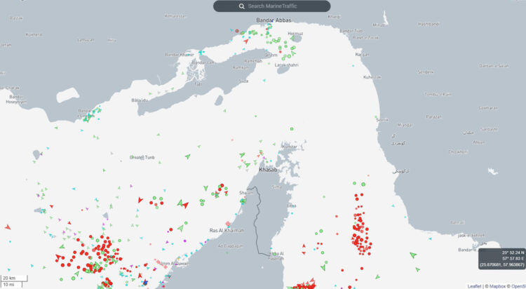 Captura tomada del sitio web Marinetraffic.com del tráfico marítimo en el estrecho de Ormuz el 4 de marzo de 2026. EFE/ Marinetraffic.com /SOLO USO EDITORIAL/ SOLO DISPONIBLE PARA ILUSTRAR LA NOTICIA QUE ACOMPAÑA (CRÉDITO OBLIGATORIO)