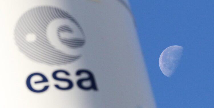 Logotipo de la Agencia Espacial Europea (ESA, siglas en inglés), en una fotografía de archivo. EFE/ Focke Strangmann