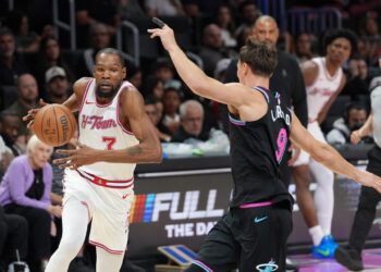 Doncic se regala una paliza a los Warriors por su cumpleaños y Durant supera a Kobe Bryant