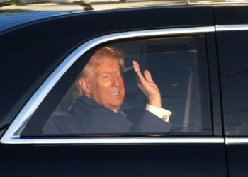 Trump se despide de Miami visitando El Arepazo, un icónico restaurante venezolano