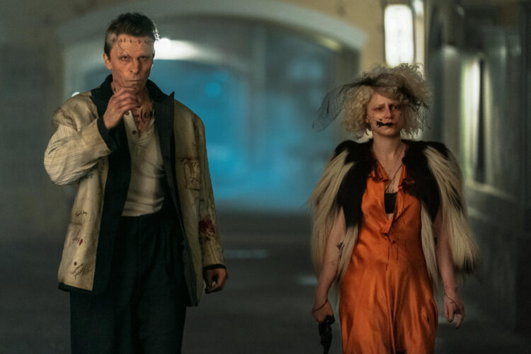 Fotografía cedida por Warner Bros. Pictures que muestra al actor británico Christian Bale durante una escena de la pelicula The Bride. Para Christian Bale, el atractivo del arte no está en el éxito, sino en el riesgo. "Me encantan los fracasos", confiesa el actor británico al presentar 'The Bride!', filme en el que asume el reto de reinterpretar al mítico monstruo de Frankenstein en la década de 1930. EFE/ Niko Tavenise /Warner Bros. Pictures /SOLO USO EDITORIAL NO VENTAS /SOLO DISPONIBLE PARA ILUSTRAR LA NOTICIA QUE ACOMPAÑA (CRÉDITO OBLIGATORIO)