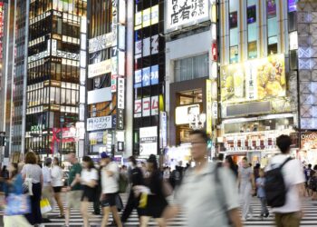 Japón aprueba medidas contra el turismo masivo tras batir su récord de visitantes en 2025