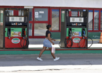 El petrolero ruso con 100.000 toneladas de crudo llega a Cuba, según las autoridades rusas