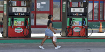 El petrolero ruso con 100.000 toneladas de crudo llega a Cuba, según las autoridades rusas