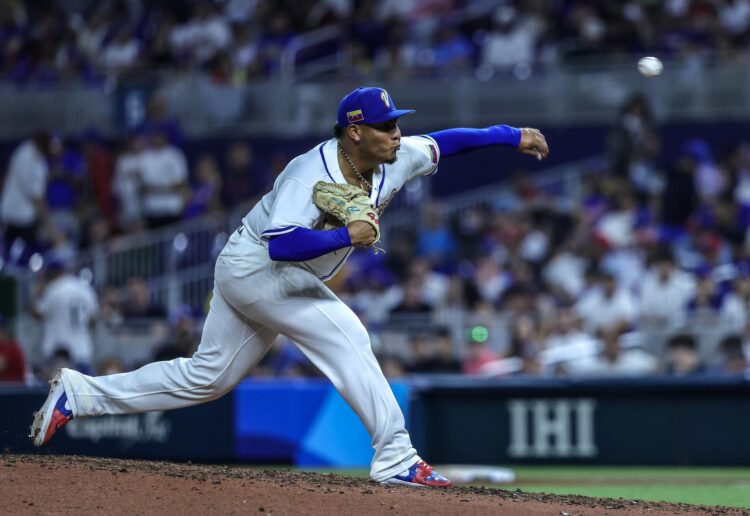 El lanzador zurdo de Venezuela Angel Zerpa en acción durante el juego del Clásico Mundial de Béisbol 2026 entre Israel y Venezuela en el estadio de béisbol loanDepot park en Miami, Florida (EE.UU.). EFE/CRISTOBAL HERRERA-ULASHKEVICH