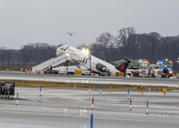 Controlador aéreo tras el accidente en el aeropuerto de Nueva York: «Metí la pata»