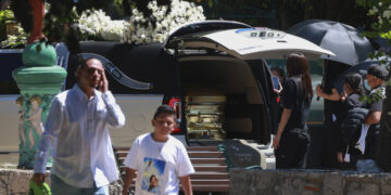 El Mencho fue sepultado en Guadalajara en un ataúd dorado, con música regional y mucha seguridad