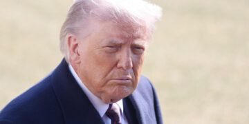 Trump dice que la «gran oleada» de ataques contra Irán no ha ocurrido pero será «pronto»