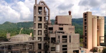 Gobernación de Trujillo denuncia irregularidades en Cemento Andino y suspende salida del insumo del estado