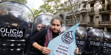 El Congreso argentino aprueba reforma a la ley de glaciares para promover la minería