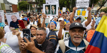 Trabajadores piden a EEUU mediar por mejores salarios y convocatoria electoral