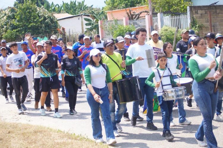 Desfile Inaugural del evento en mención.