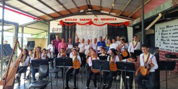 Homenaje a cultores populares realizaron orquesta y coros juveniles e infantiles de Sabana de Mendoza