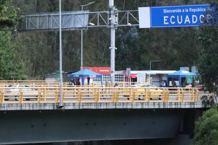 Preocupación y pérdidas «gigantes» en frontera Ecuador-Colombia tras subida de aranceles