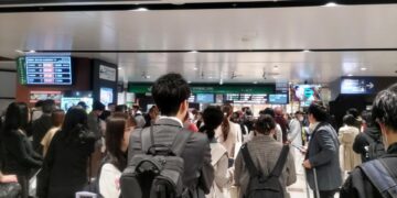 Japón retira la alerta por tsunami tras el terremoto de magnitud 7,7 con al menos 1 herido