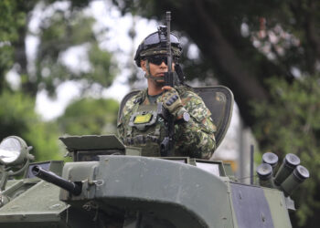 Ofensiva militar crece en Colombia tras limitados avances de política de paz, según la FIP