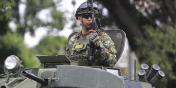 Ofensiva militar crece en Colombia tras limitados avances de política de paz, según la FIP