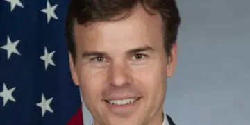 ¿Quién es John Barrett, el nuevo diplomático designado por EE UU para Venezuela?