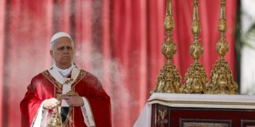 El papa pide rezar en Semana Santa «por las víctimas inocentes de la guerra»