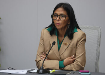 Delcy Rodríguez celebra el regreso de Venezuela al FMI como un «paso muy importante»