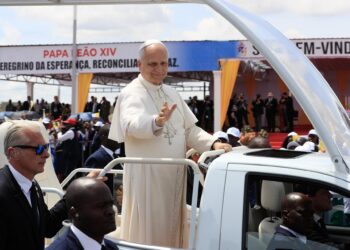 El papa dice que toda forma de opresión, violencia o explotación niega el cristianismo