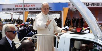 El papa dice que toda forma de opresión, violencia o explotación niega el cristianismo