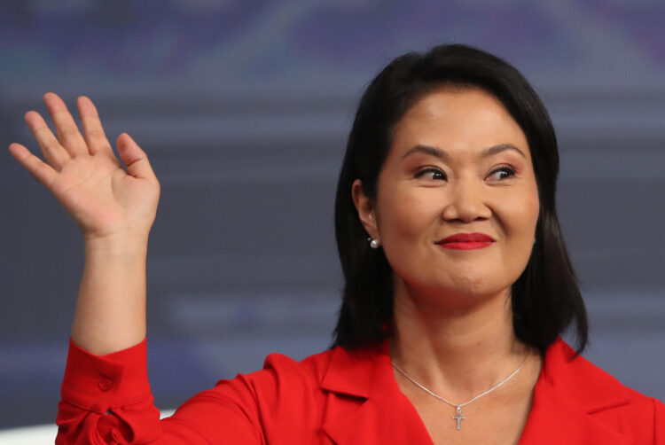 - La candidata a la Presidencia de Perú por el partido Fuerza Popular, Keiko Fujimori, participa en un debate el 31 de marzo de 2026 en Lima (Perú). EFE/ Paolo Aguilar