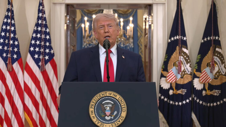 Captura de video tomada de una transmisión de La Casa Blanca del presidente de Estados Unidos, Donald Trump, durante un mensaje a la nación en Washington (EE.UU.). EFE/ La Casa Blanca