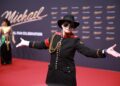 Un español y un guante desfilan por la alfombra roja del biopic sobre Michael Jackson